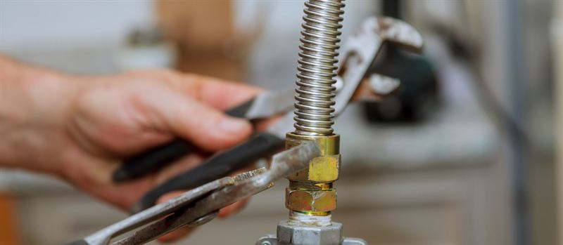 Engineer repairing a gas connection in Mablethorpe | Gas Main Installation Engineer repairing a gas connection in Mablethorpe